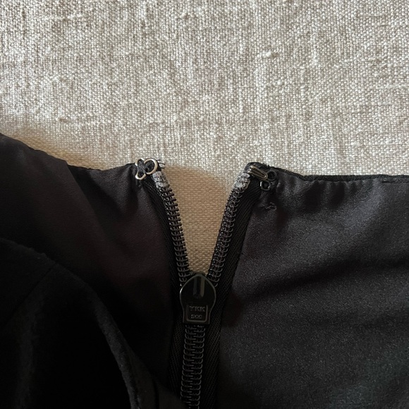 BCBGMaxazria Kauri One Shoulder Cutout Dress Black (size US 06) - Picture 4 of 7